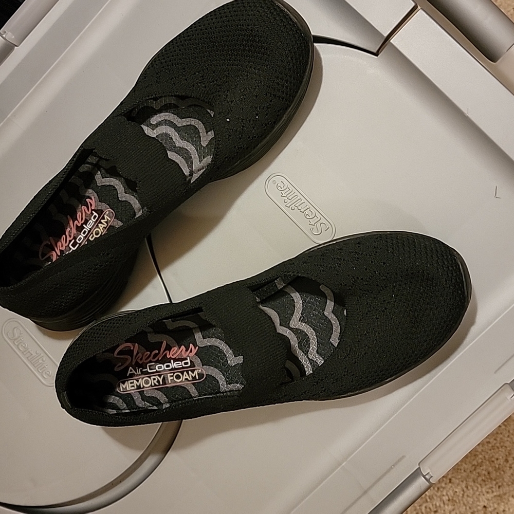 Sketchers Mary Jane shoes